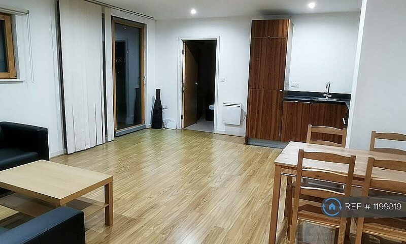 2 Bedroom Flat In Ar...