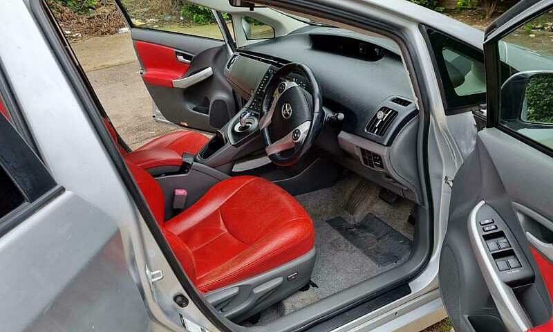 2010 Toyota Prius 1....