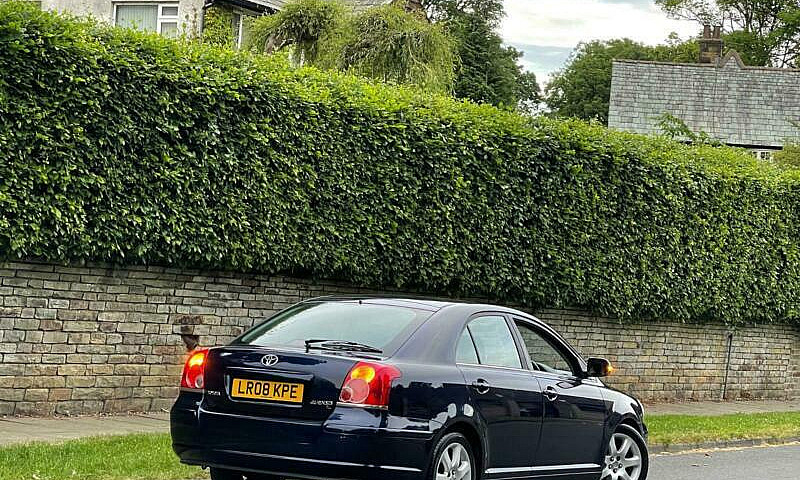 Toyota Avensis 2.0 V...