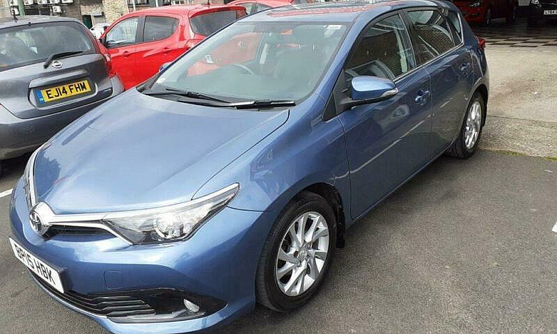 2015 15 Toyota Auris...