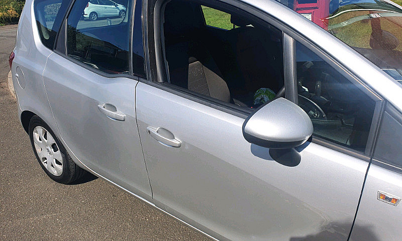Vauxhall Meriva 2010...