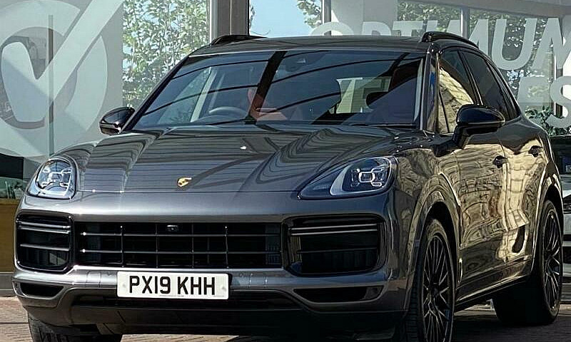 2019 Porsche Cayenne...