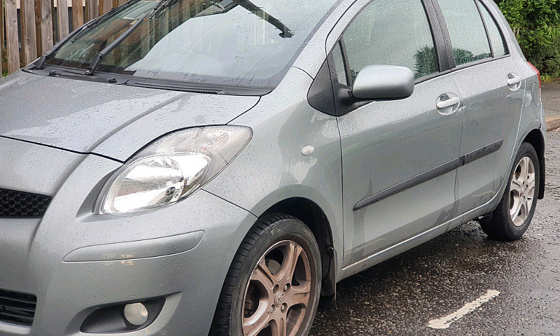 2009 Toyota Yaris 1....