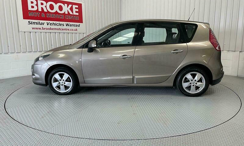 2009 Renault Scenic ...