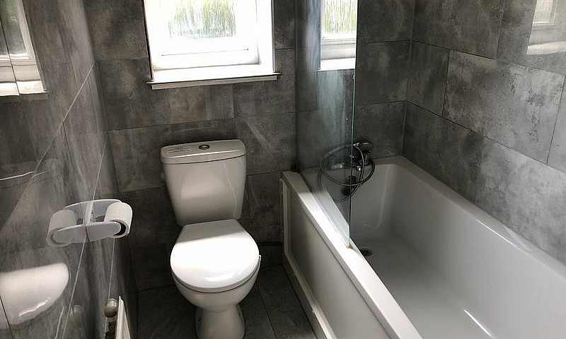 2 Bedroom Flat In No...
