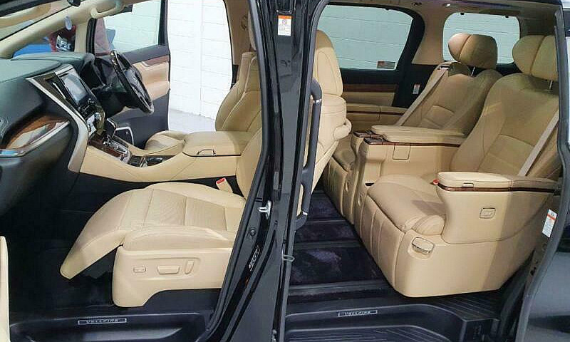 2016 Toyota Vellfire...