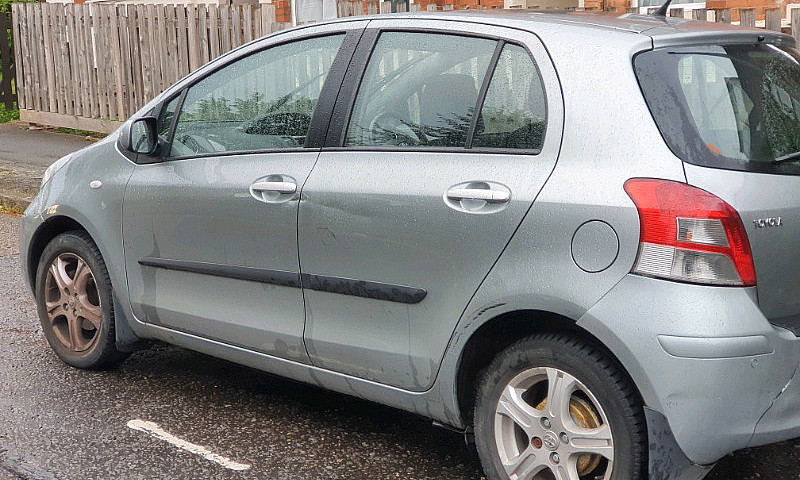 2009 Toyota Yaris 1....