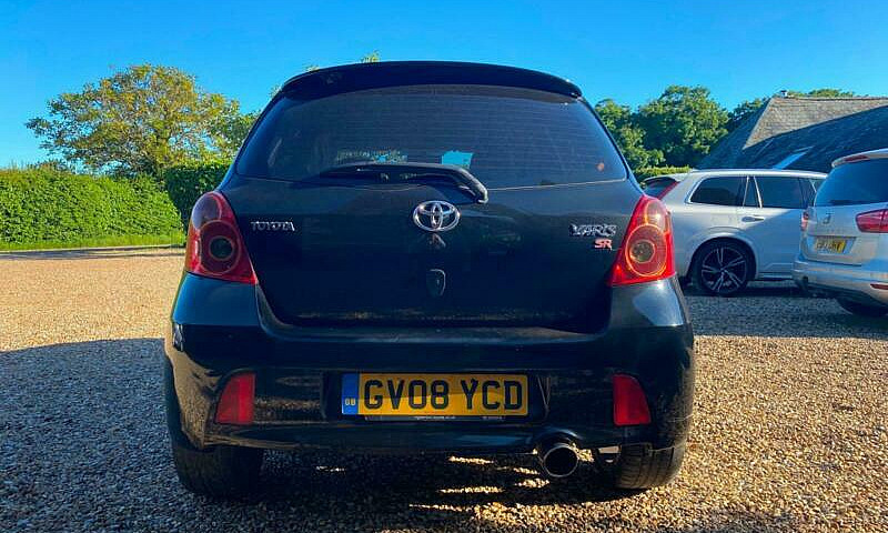 2008 Toyota Yaris 1....