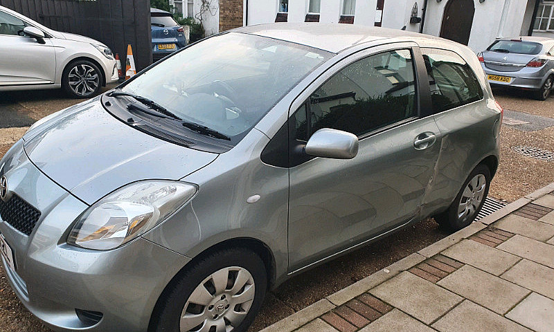 Toyota Yaris ...