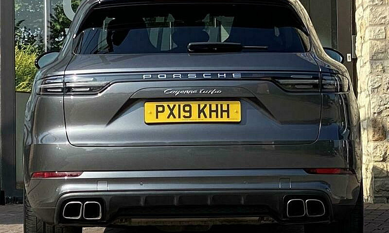 2019 Porsche Cayenne...