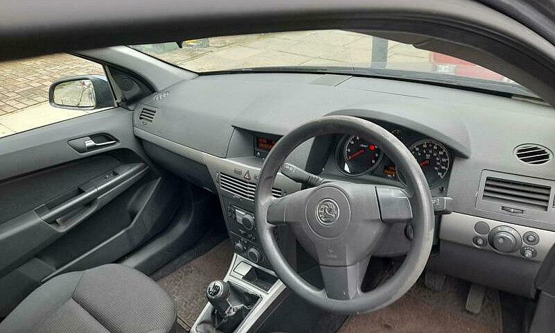 Low Mileage Vauxhall...