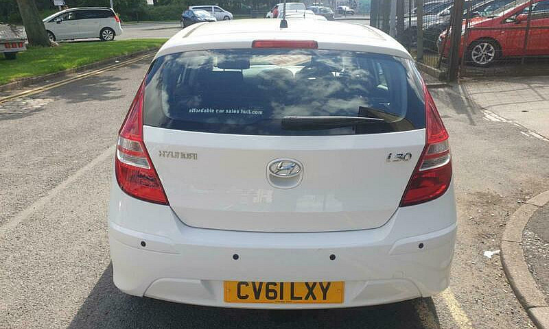 2011 Hyundai 130 Com...
