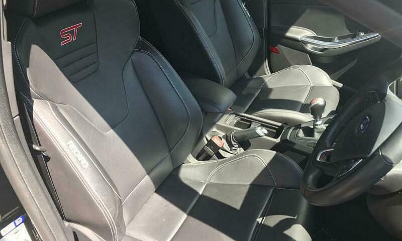 2018 Ford Focus 2.0T...