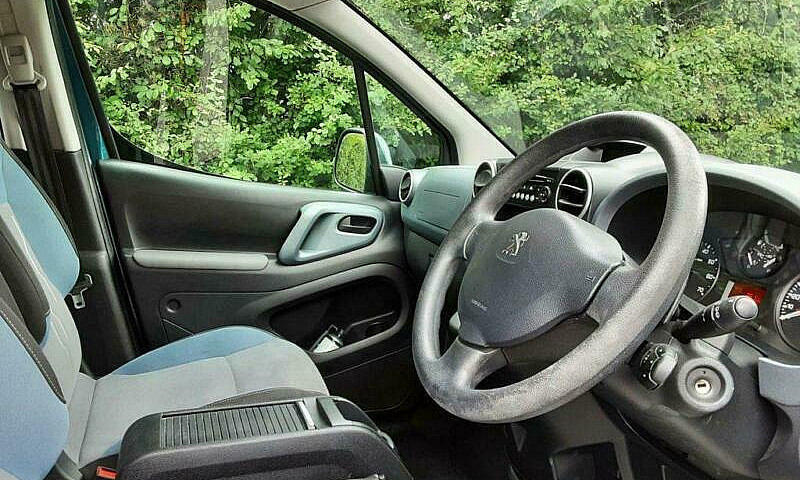 2012 Peugeot Partner...