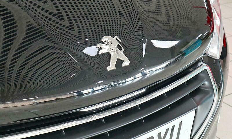 2015 Peugeot 208 1.2...