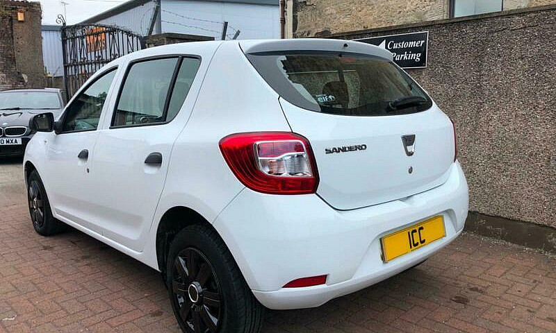 14 14 Dacia Sandero ...