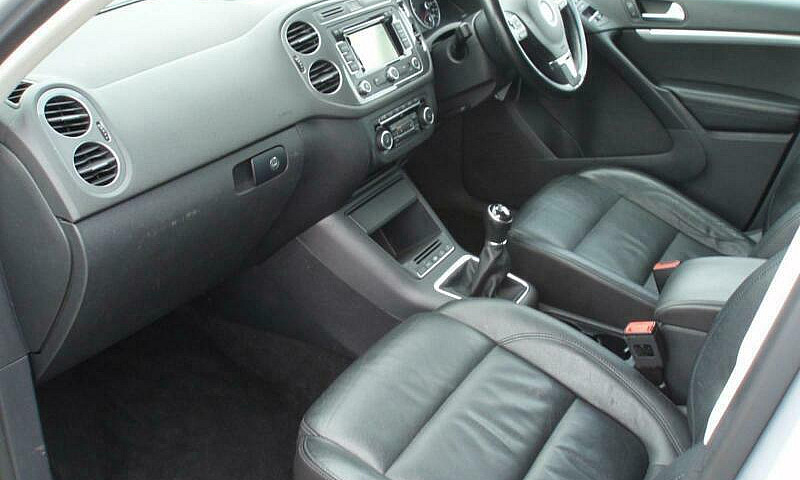 2014 Volkswagen Tigu...
