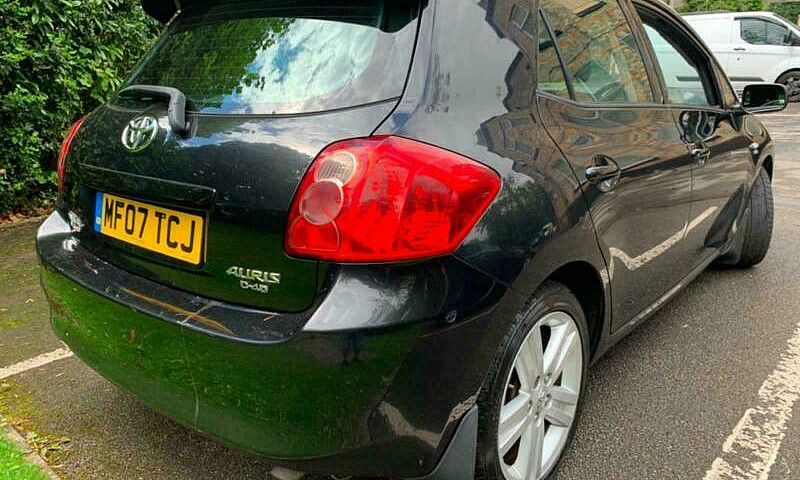 Toyota Auris 2.0D-4D...