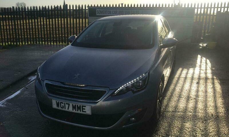 2017 Peugeot 308 Blu...