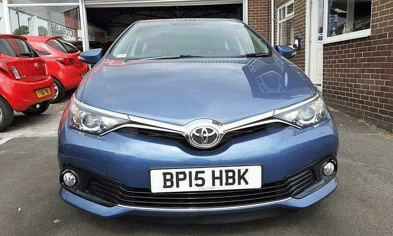 2015 15 Toyota Auris...