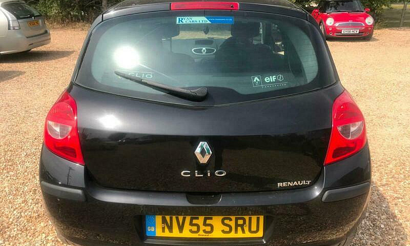 2006 Renault Clio 1....