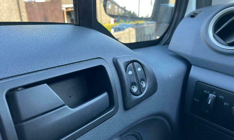 2013 Ford Tourneo Co...
