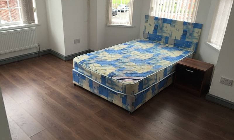 1 Bedroom, On-Suite,...