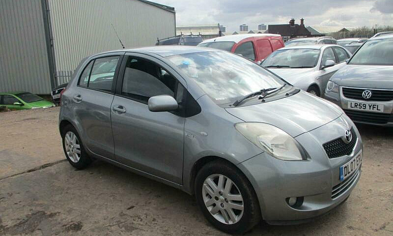 Toyota Yaris Multimo...