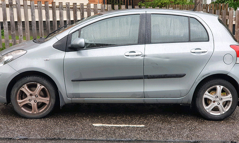 2009 Toyota Yaris 1....