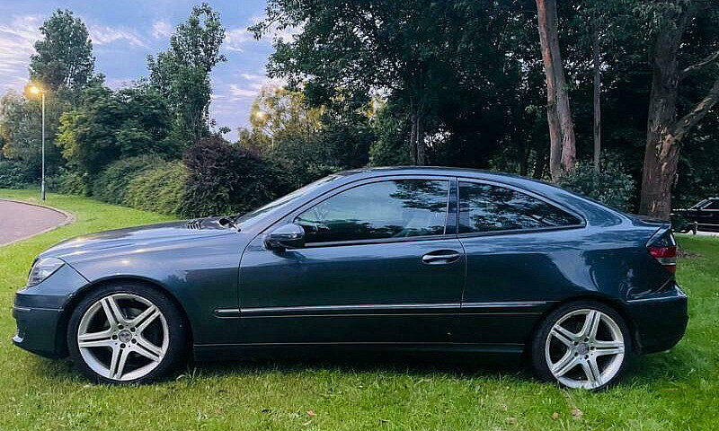 2008 Mercedes-Benz C...
