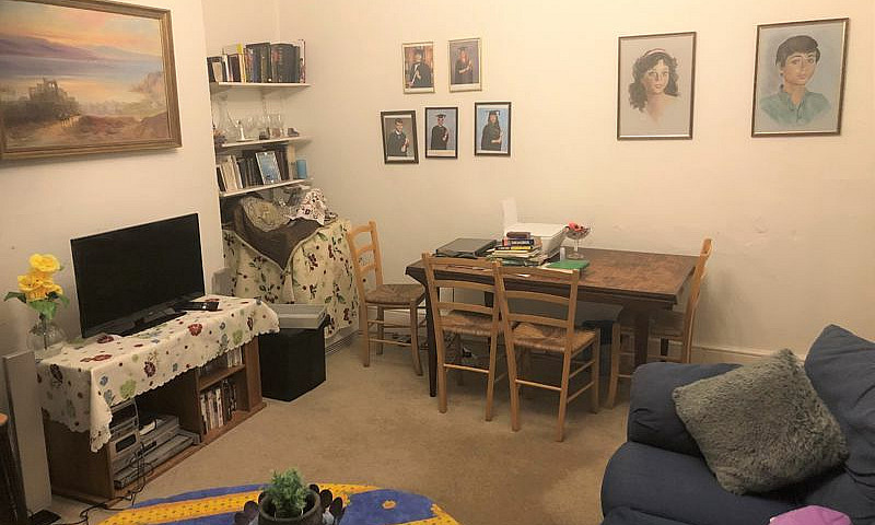 3 Bedroom Flat In Fi...