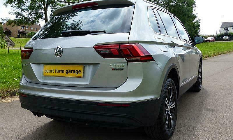 2017 Volkswagen Tigu...