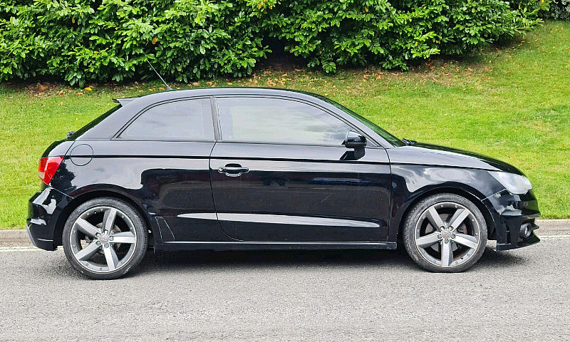 2011 Audi A1 Sport 1...