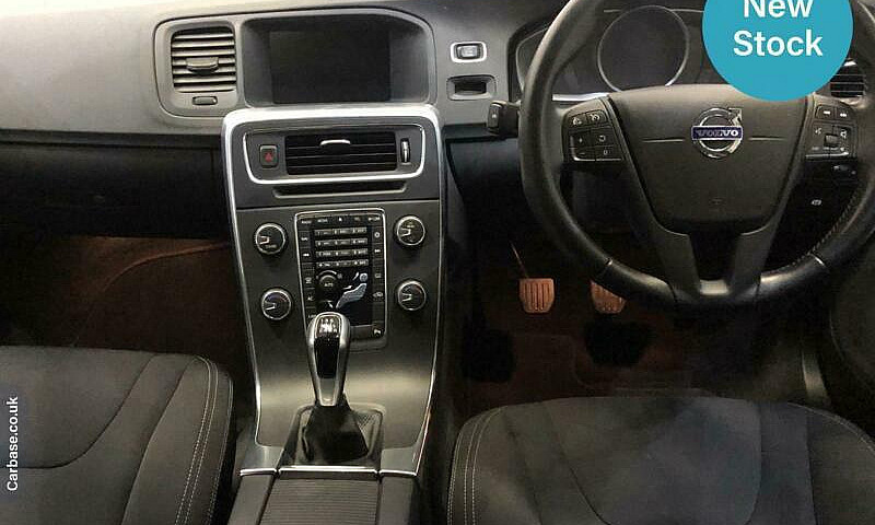 2017 Volvo V60 D4 [1...