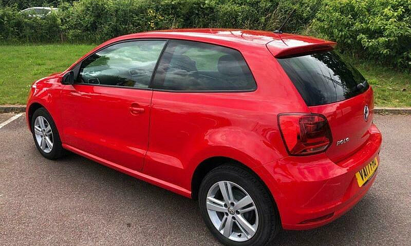 2017 Volkswagen Polo...
