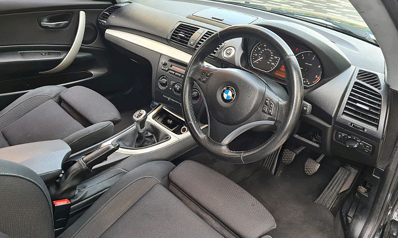 2011 Bmw 1 Series 11...