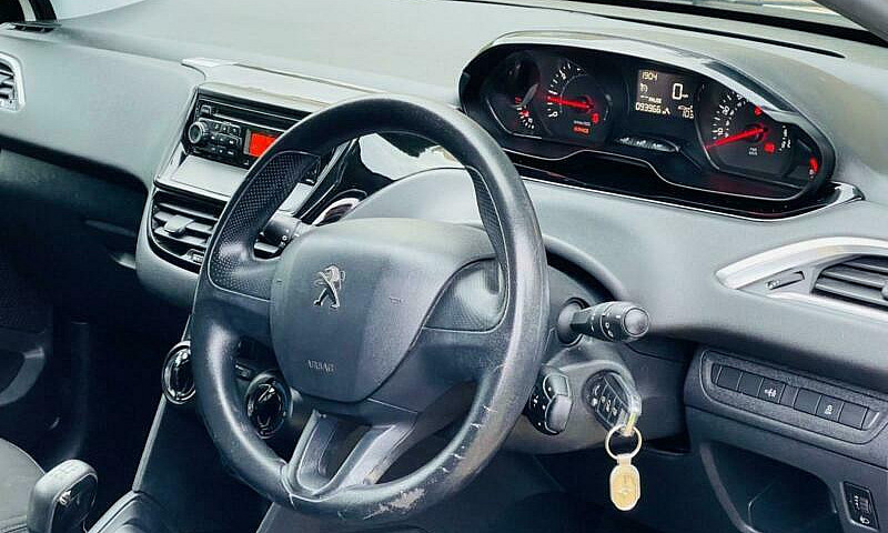 2013 Peugeot 208 1.2...