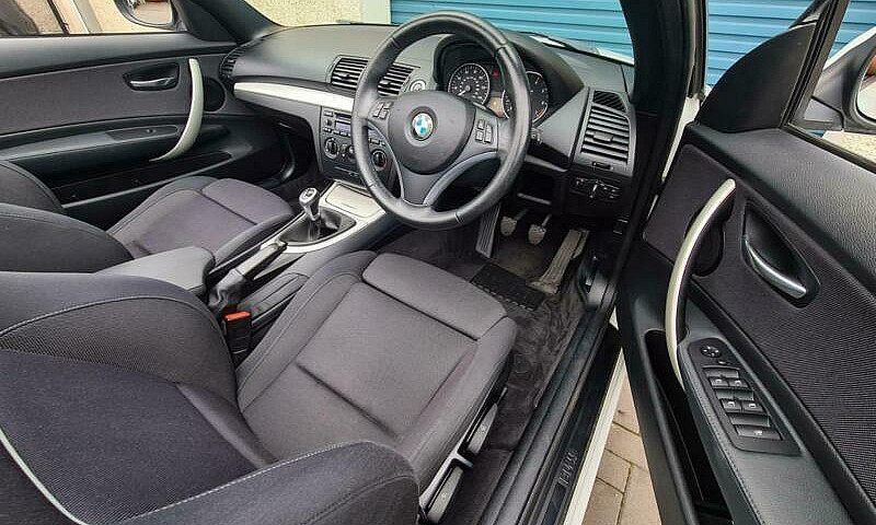 2011 Bmw 1 Series 11...