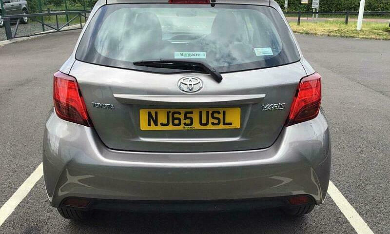 2015 Toyota Yaris 1....