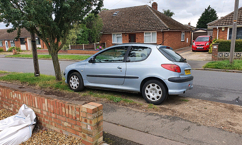 Peugeot 206...