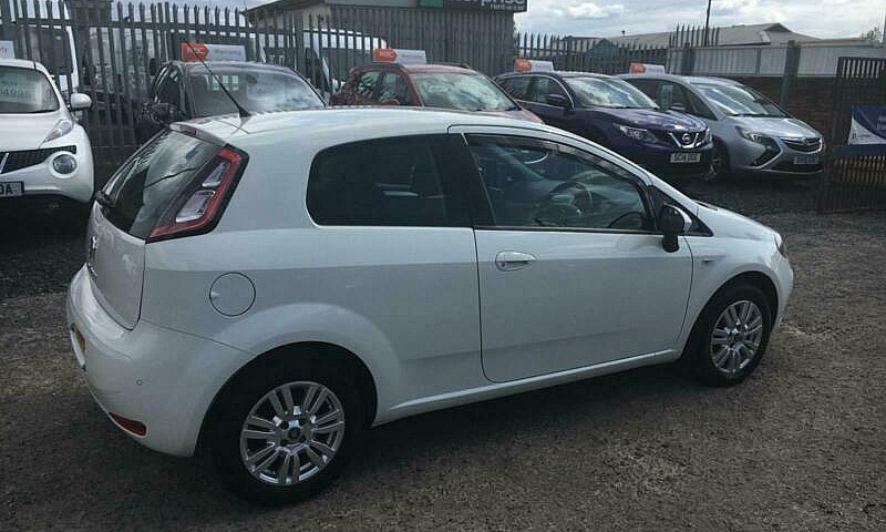 2014 Fiat Punto 1.4 ...