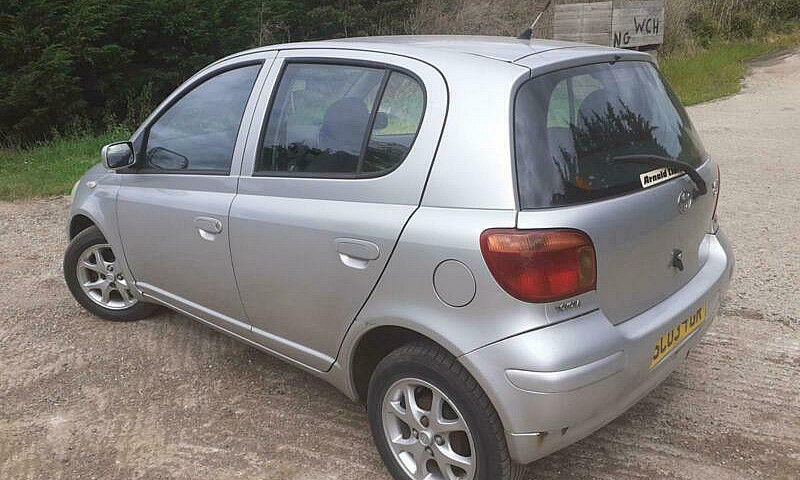 2003 Toyota Yaris T ...