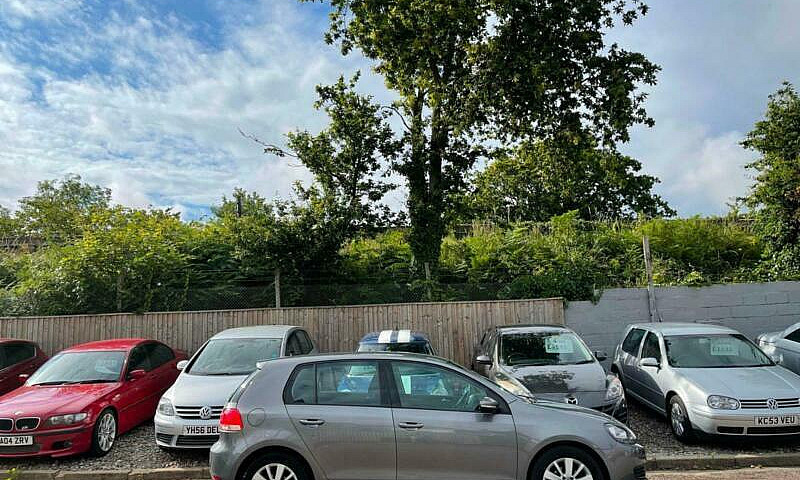 2010 Volkswagen Golf...
