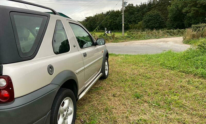 Land Rover Freelande...