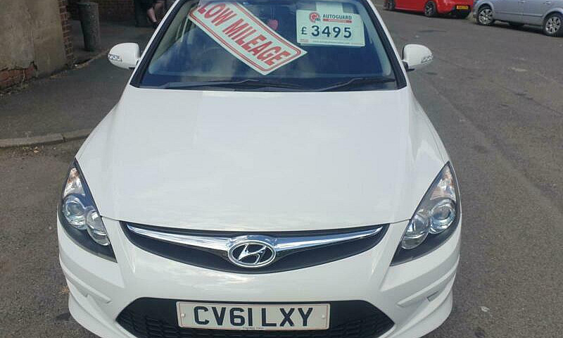 2011 Hyundai 130 Com...
