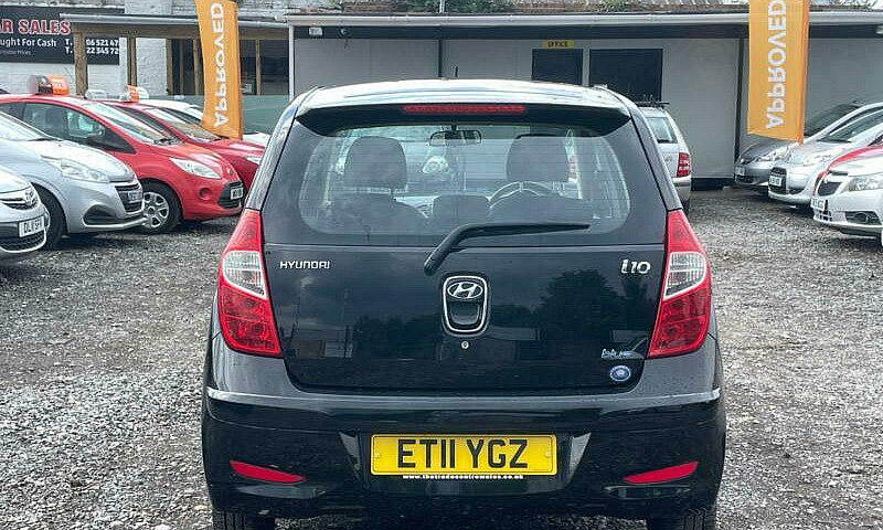 * 2011 Hyundai I10 1...
