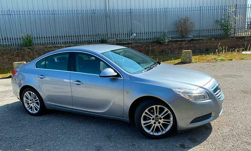 59 Insignia 4 Dr, Gr...