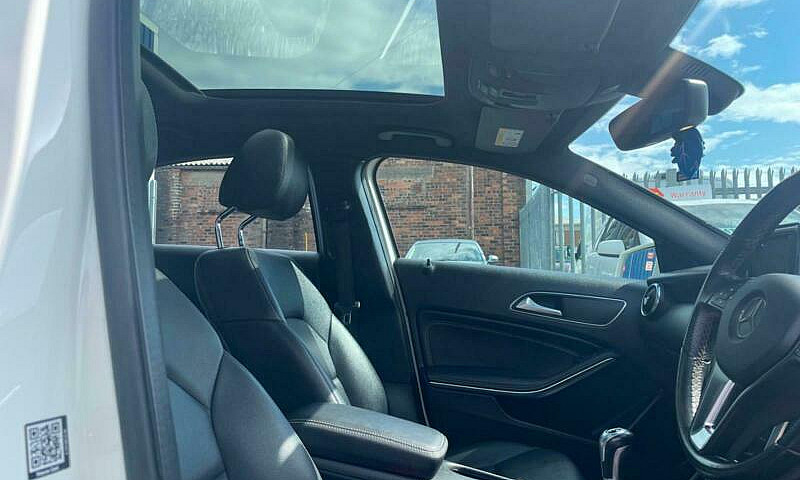 2015 Mercedes-Benz A...