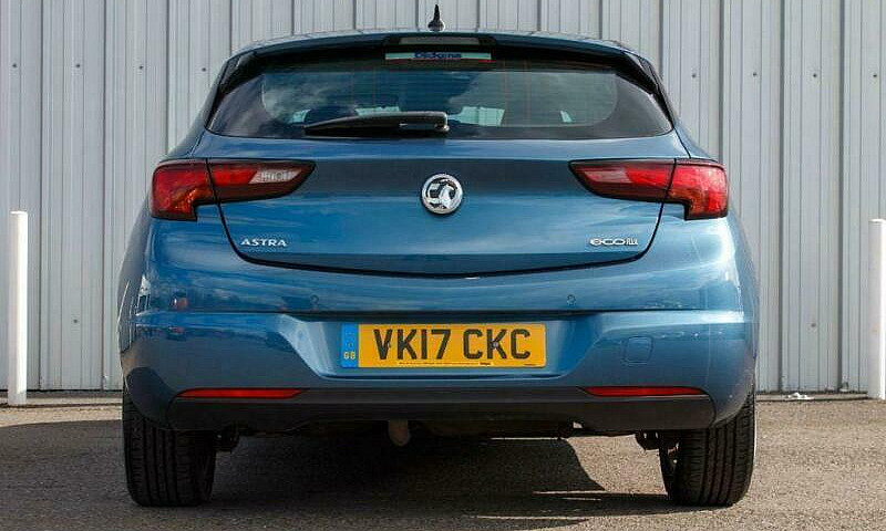 2017 Vauxhall Astra ...