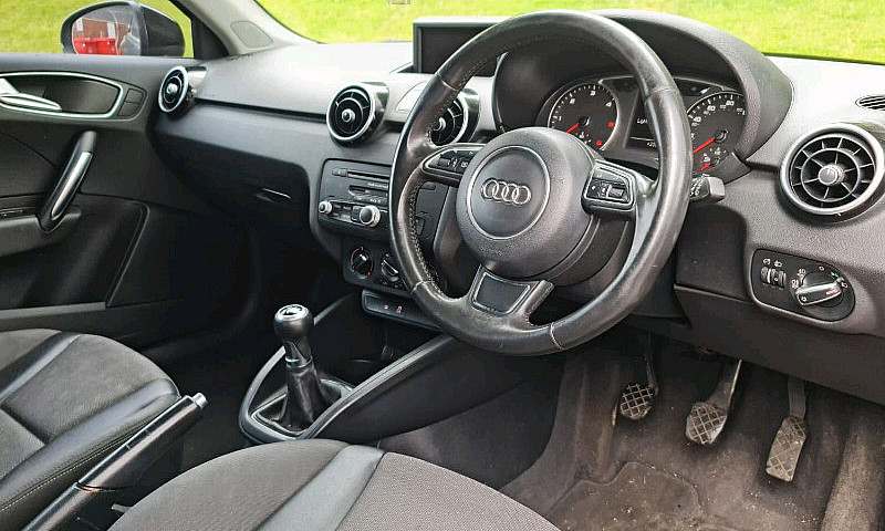2011 Audi A1 Sport 1...